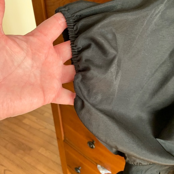 Black Vera wang wrap for dressy conditions cute - Picture 4 of 6